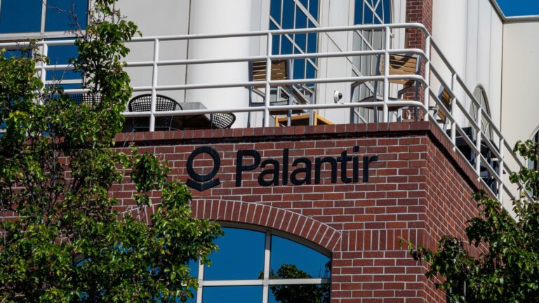 107239642 1683808143464 gettyimages 1253767503 PALANTIR STOCK
