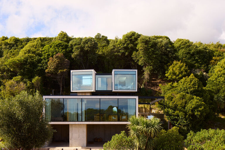 Ligar Bay Bach House New Zealand Young Architects 0