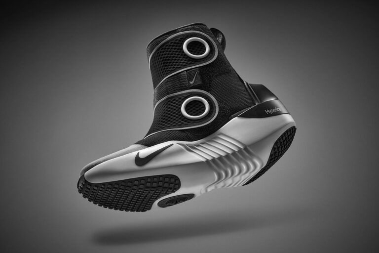 Nike Hyperice Tech Boot 01