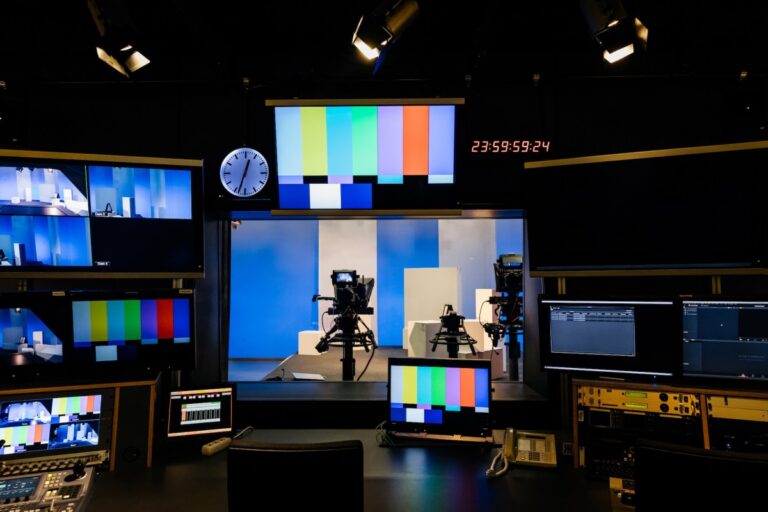 journalism newsroom control room