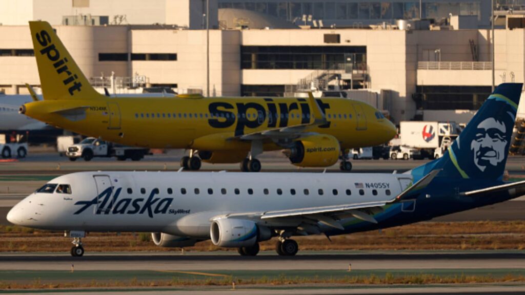 108063978 1731706717123 gettyimages 2169368718 lax airplanes 006