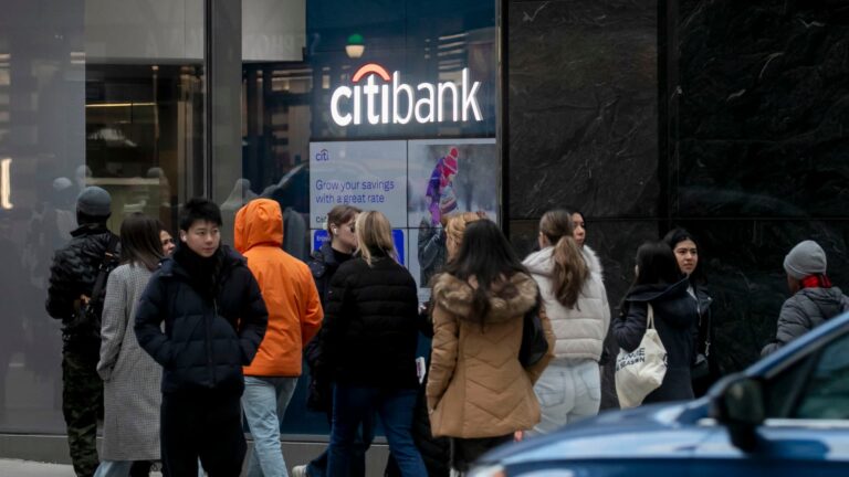 108087182 1736965977272 gettyimages 2193169476 CITIGROUP EARNS