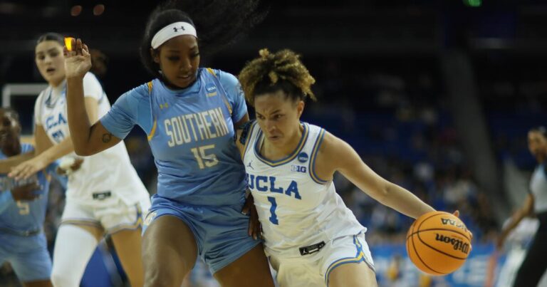 1743185551 urlhttps3A2F2Fcalifornia times brightspot.s3.amazonaws.com2F3a2Fd42Ff924e3da47ff8dccfc7dc2910ff12F1499103 sp ncaa tourney ucla ajs 09