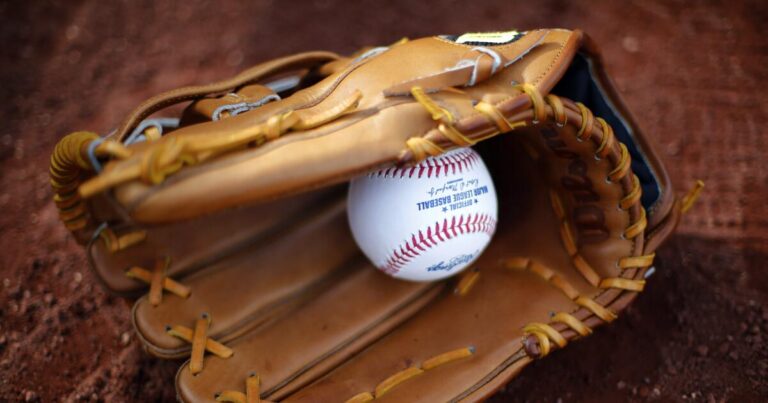 urlhttps3A2F2Fcalifornia times brightspot.s3.amazonaws.com2Fbf2Fe52F3d5b1348499b97d321b4594c49842Fwhite sox pirates baseball