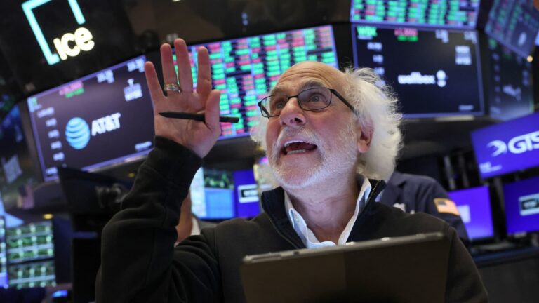 108018145 17231371932024 08 08t164014z 1026818826 rc2pb9ae6l3l rtrmadp 0 usa stocks