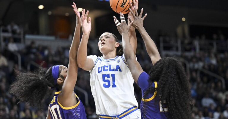 urlhttps3A2F2Fcalifornia times brightspot.s3.amazonaws.com2F082F952F81fc2883493cbd2c290402b15f942Fncaa lsu ucla basketball 72445