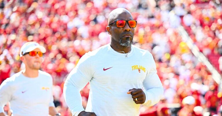 urlhttps3A2F2Fcalifornia times brightspot.s3.amazonaws.com2F202Ffb2F762a231a4521af51bc4143b1b0a32Fbennie wylie usc trojans football