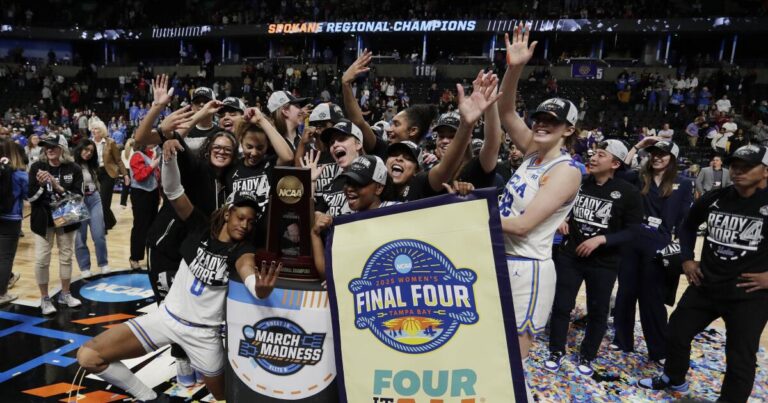 urlhttps3A2F2Fcalifornia times brightspot.s3.amazonaws.com2F272F5f2F1566cff64c5b8232987b5d78dd5f2Fncaa lsu ucla basketball 56967