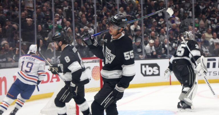 urlhttps3A2F2Fcalifornia times brightspot.s3.amazonaws.com2F4d2Fd12Fce13f577445386115c45eddea6892F1504235 sp 0429 kings oilers gm5 rcg 4593