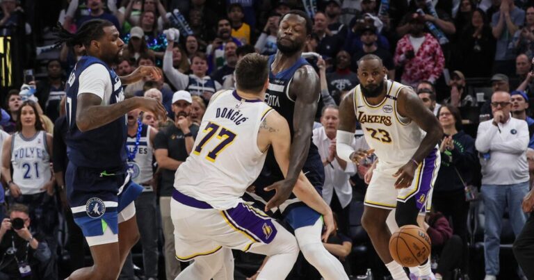 urlhttps3A2F2Fcalifornia times brightspot.s3.amazonaws.com2Fbb2F412F177804bf4222a5b56b637220ffbb2F1503354 sp 0427 lakers twolves gm4 rcg 9170