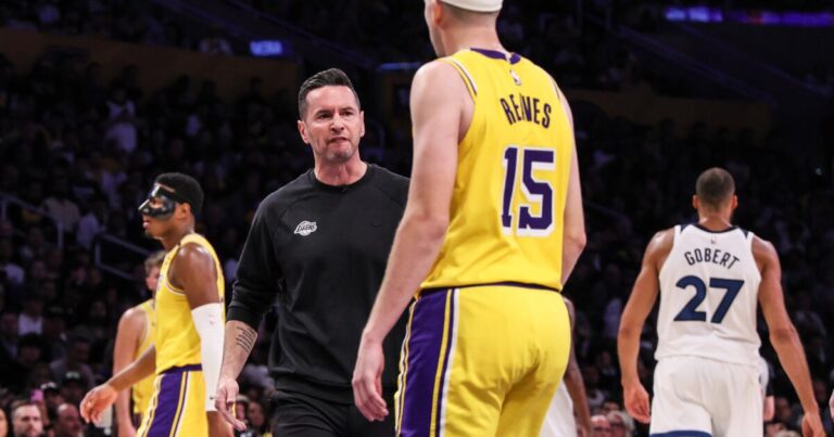 urlhttps3A2F2Fcalifornia times brightspot.s3.amazonaws.com2Fc72F4b2Fee0fdb114a03a219a8d2497e0e3e2F1502912 sp 0422 lakers twolves gm2 rcg 2976