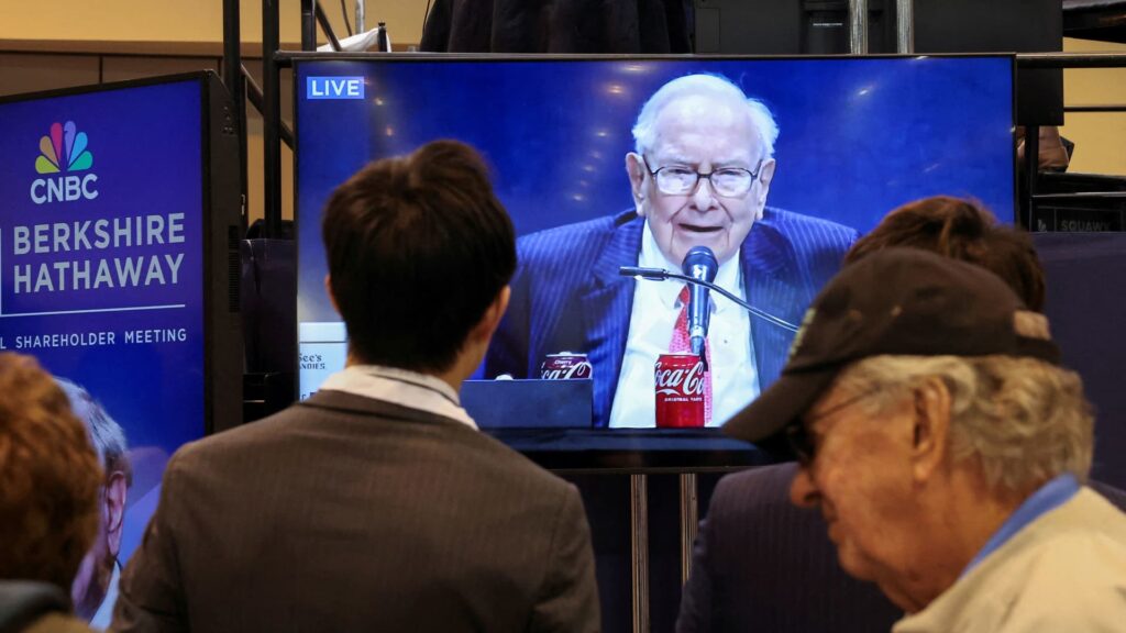 108140589 17462990522025 05 03t185121z 880885241 rc2iaeab02cu rtrmadp 0 berkshire buffett